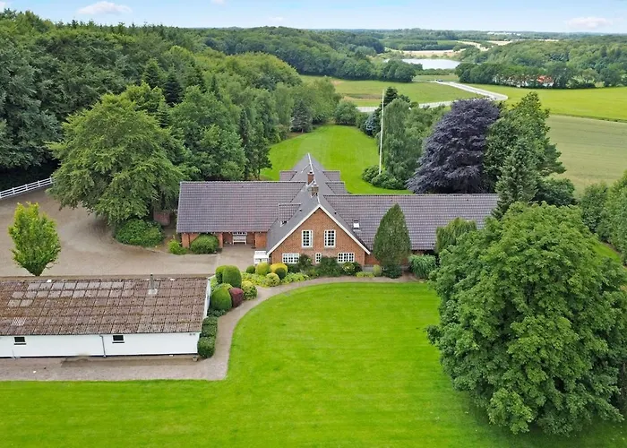 Familieferie Naer Legoland Med Indoor Pool Og Taet Pa