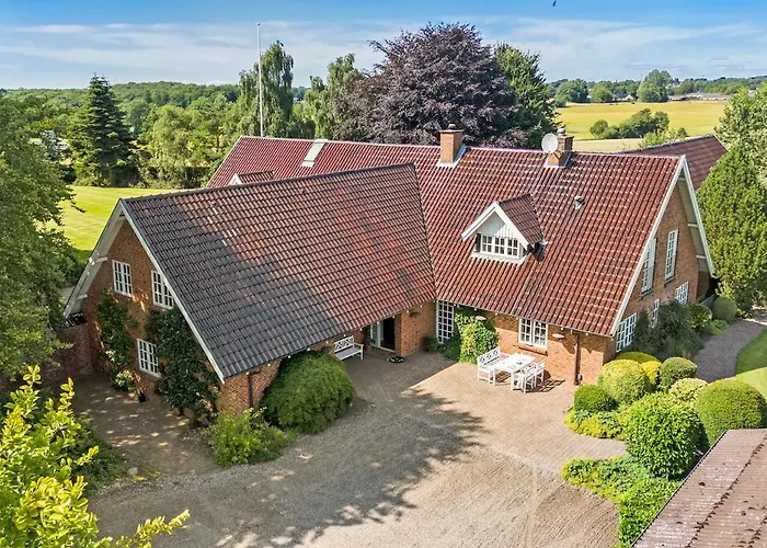 Familieferie Naer Legoland Med Indoor Pool Og Taet Pa Egtved