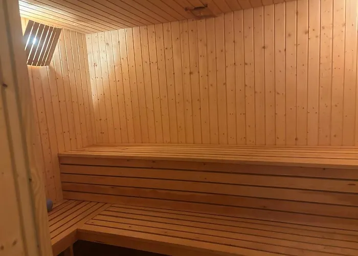 Familieferie Naer Legoland Med Indoor Pool Og Taet Pa Villa Egtved